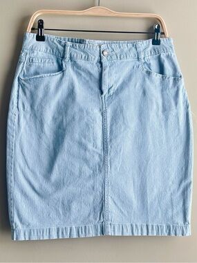 Per Se Light Blue Pinstriped Denim Pencil Skirt